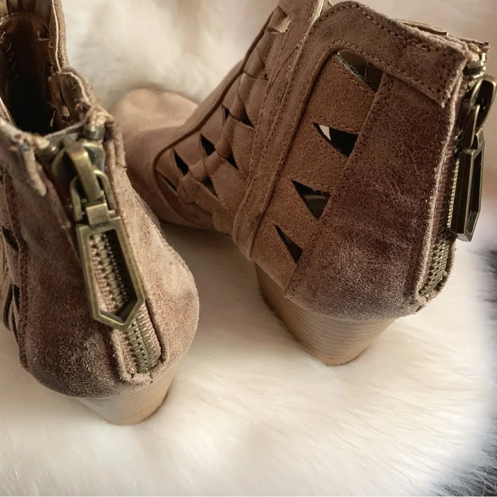 QUPID Western Cut Out Ankle Booties 6.5 - Picture 4 of 4